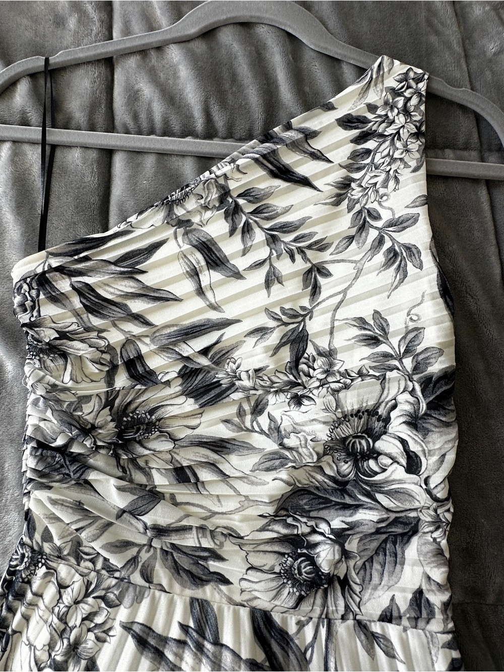 H&M One-Shoulder Pleated Floral Midi Dress - White/Dark grey/Grey- Size XS - Picture 4 of 12